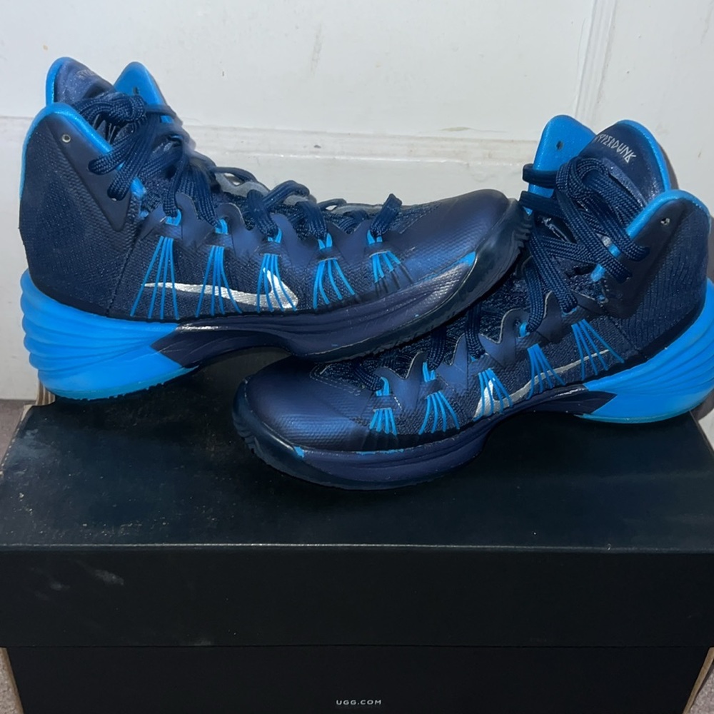 Nike Hyperdunks - image 3